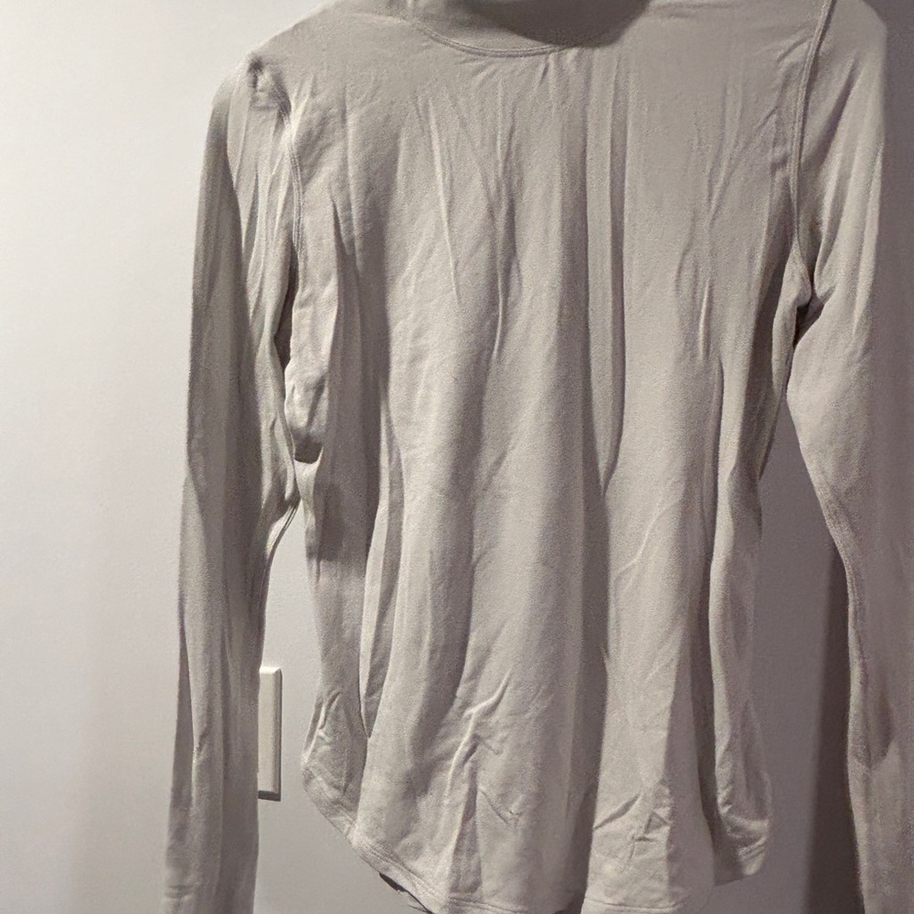 Lululemon Athletica Gray Long Sleeve Tee